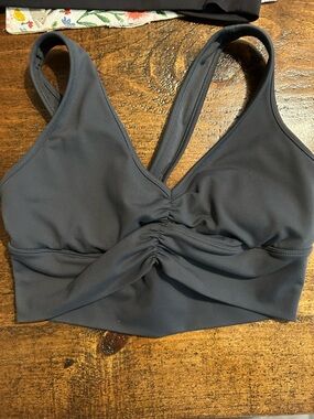 Alo Yoga Wild Thing Bra medium gray (anthracite) Strappy Ruched Airbrush